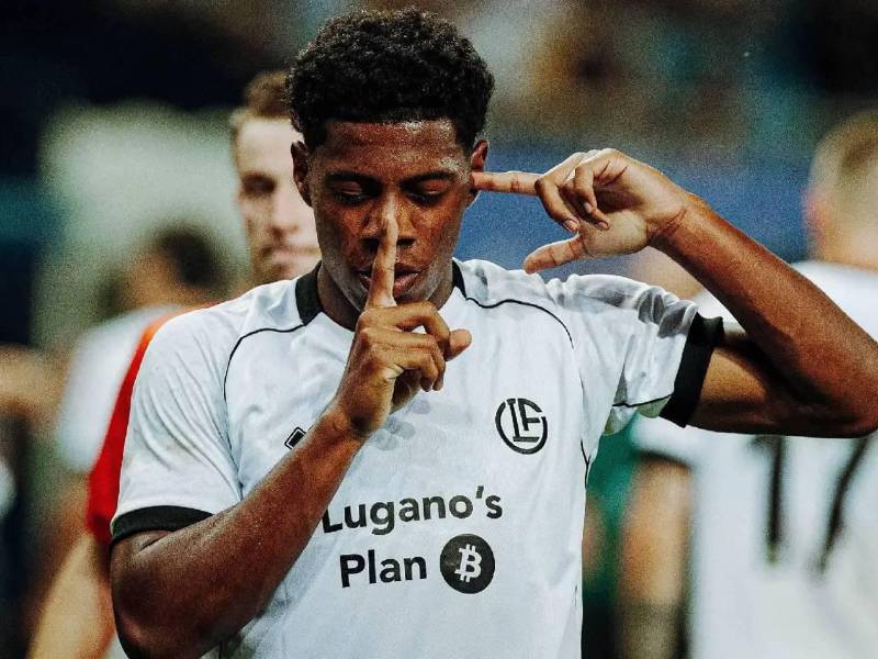 Dereck Moncada del Lugano de Suiza ha sido elogiado por José Molina.
