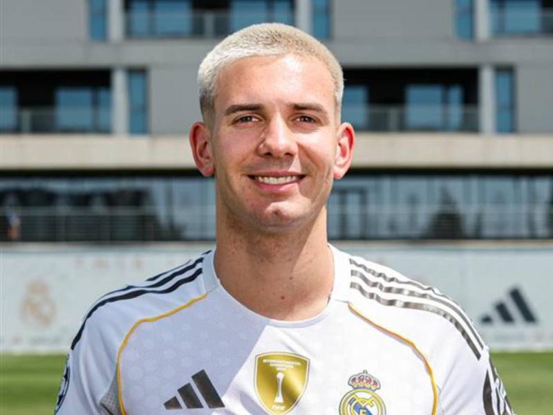 El argentino Franco Mastantuono es novedad en la lista del Real Madrid para el partido de este martes.