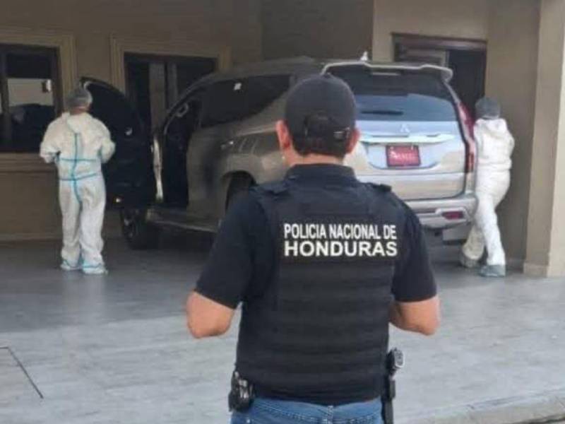 Las autoridades policiales realizaron un allanamiento en la vivienda de los sospechosos en la residencial La Granja, donde encontraron evidencia que los incriminaría.