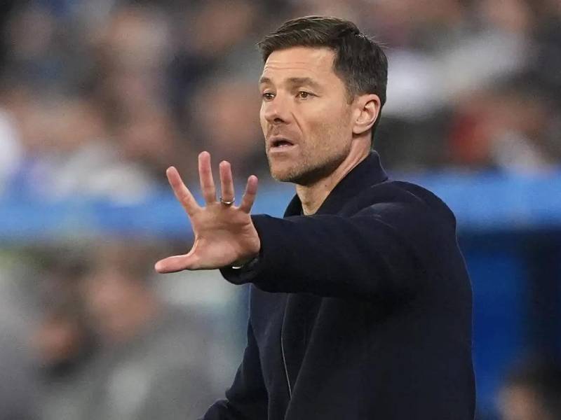 El futuro de Xabi Alonso comienza a tomar forma y parece que es cuestión de tiempo para que el exentrenador del Real Madrid vuelva a los banquillos.