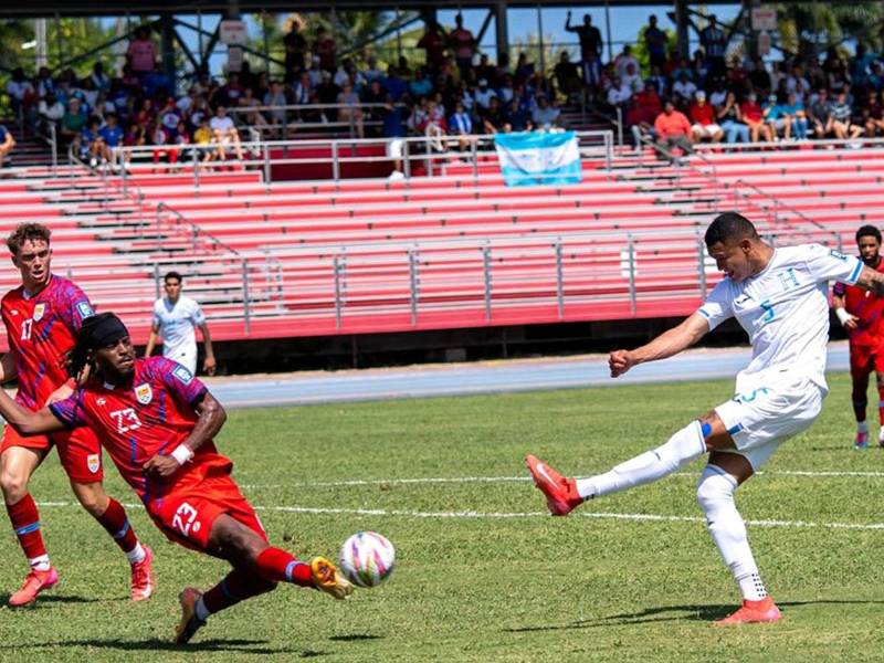 Kervin Arriaga lo intentó, pero tampoco pudo abrir el cerrojo de Islas Caimán.