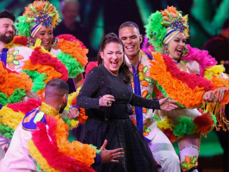 La cantante cubanoestadounidense Gloria Estefan se presentó en la primera noche del Festival Internacional de la Canción de Viña del Mar ayer domingo, en Viña del Mar (Chile).