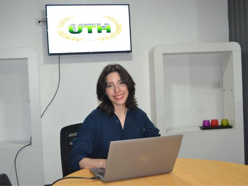 La joven Gabriela Castro estudió Ingeniería en Computación en la Universidad Tecnológica de Honduras (UTH).