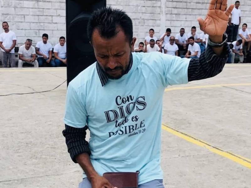 El departamento de Olancho se encuentra consternado tras la muerte violenta de Malcon Oduber Hernández, de 46 años, reconocido exfutbolista que tuvo participación en la Liga Nacional de Honduras y quien, tras su retiro de las canchas, dedicó buena parte de su vida al trabajo religioso y al comercio.