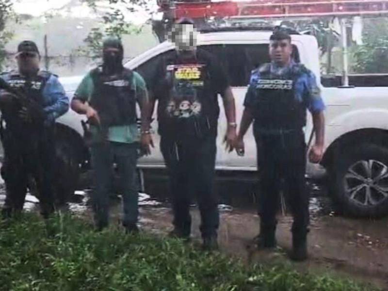 Agentes policiales especializados coordinaron el rescate de la víctima.