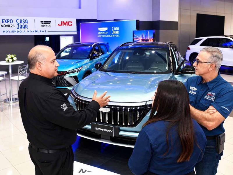El equipo de Casa Jaar brindó asesoría a los visitantes de Expomóvil 2026 para que conozcan las características, equipamiento y alternativas disponibles dentro de su portafolio automotriz.