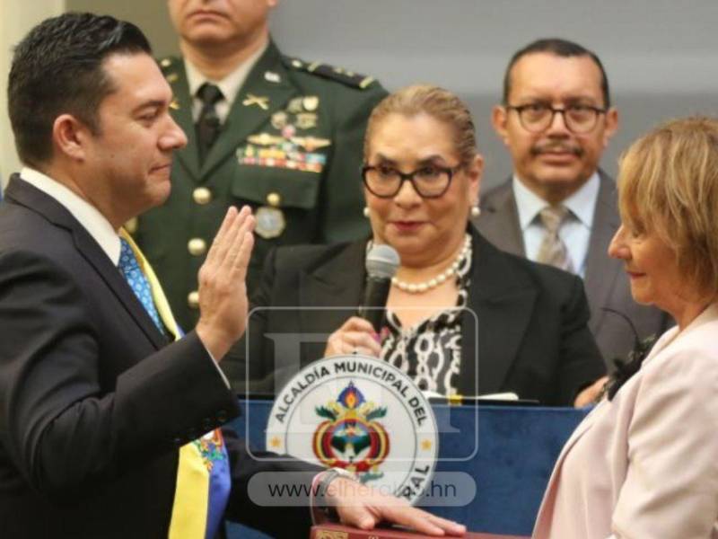 Juan Diego Zelaya fue juramentado como el nuevo alcalde del Distrito Central para el periodo 2026-2030.
