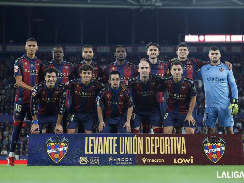 El hondureño Kervin Arriaga, en el 11 titular del Levante contra el Athletic Club de Bilbao.