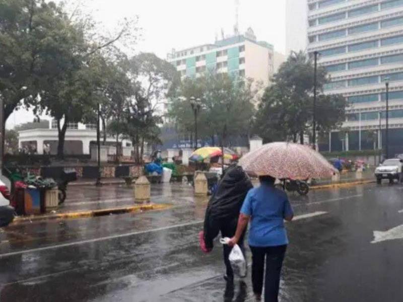 Las lluvias persistirán al menos durante las próximas 24 horas en la zona norte del país.