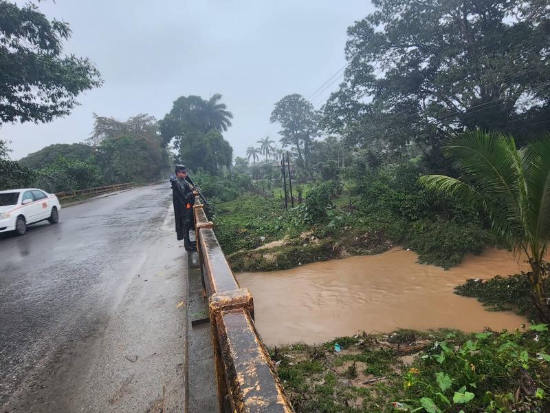 Los ríos y quebradas de Atlántida han incrementado su caudal y algunas se han desbordado, aunque sin provocar emergencias.