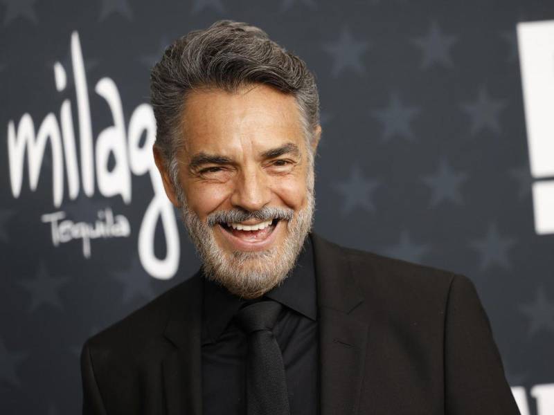Eugenio Derbez seguirá siendo la voz de Burro en Shrek 5.