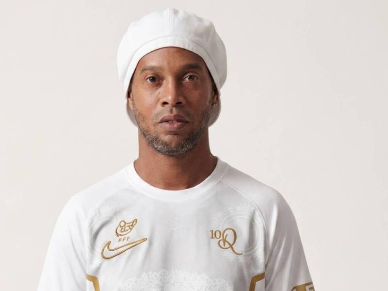 BOMBAZO. El astro brasileño Ronaldinho ha decidido volver al fútbol profesional.