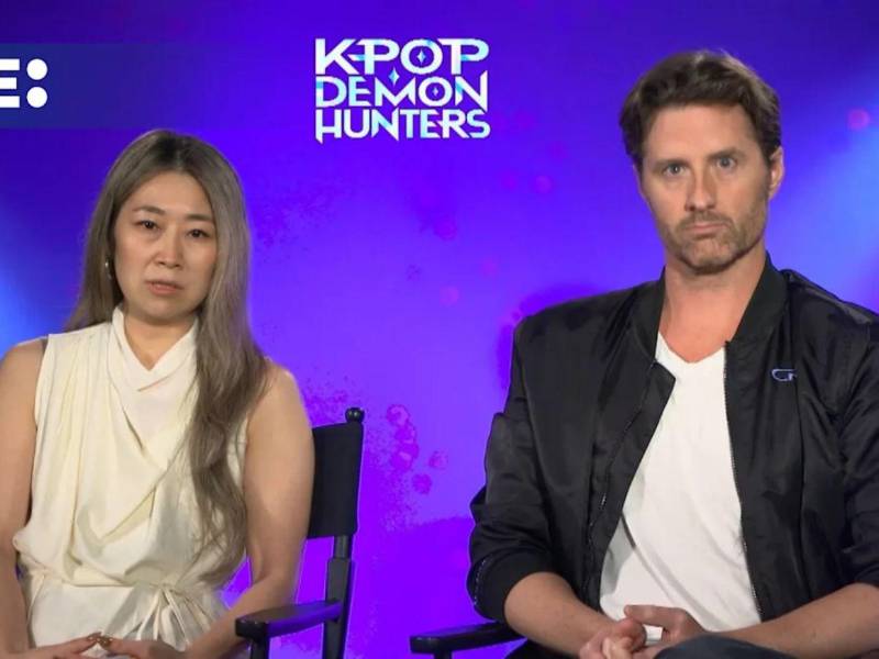 Los directores de cine Maggie Kang y Chris Appelhans.