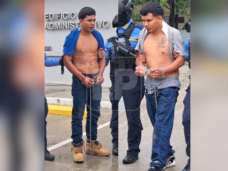 Dos hombres señalados por las autoridades como presuntos integrantes de la Mara Salvatrucha (MS-13) fueron detenidos en la colonia 11 de Abril, sector Kilómetro, en Choloma, Cortés, durante un operativo policial en el que se decomisaron armas de alto poder, municiones y supuestas drogas.