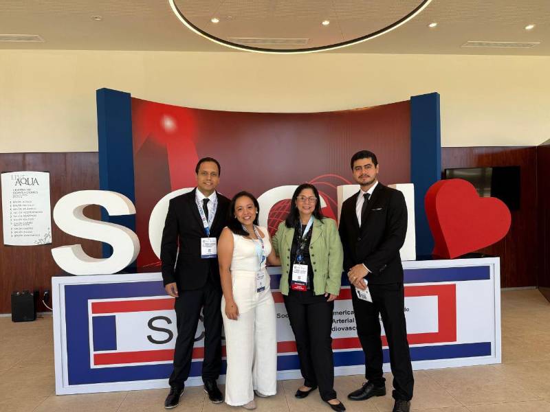 Residentes del Posgrado de Medicina Interna de la Unah-Cortés destacaron en República Dominicana al obtener el tercer lugar en una competencia académica internacional.
