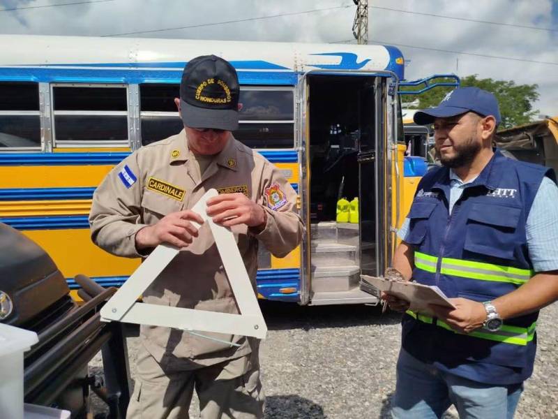 Representantes de las fuerzas vivas participan en las jornadas de revisión de las unidades de transporte previo al Feriado Morazánico.