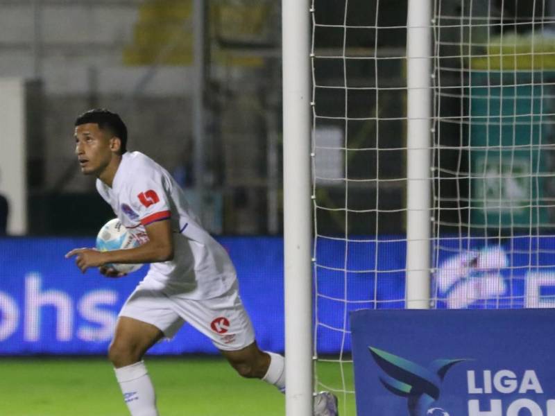 José Mario Pinto se encargó de marcar el primer gol de Olimpia.