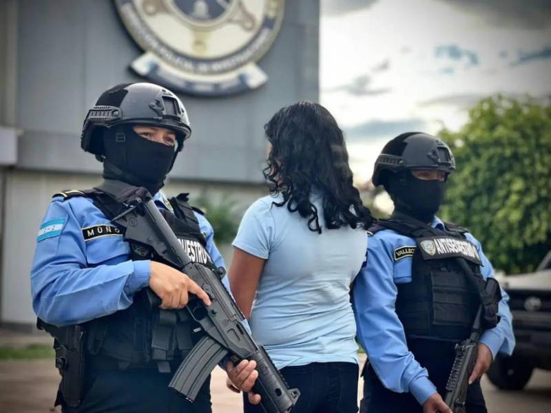 La menor fue detenida junto a su novio tres días después de que escapara de su casa.