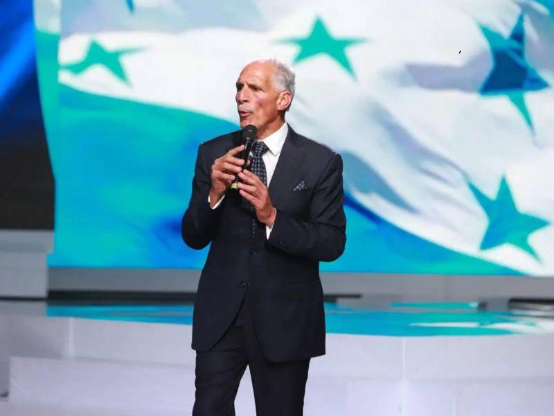 Nasry Asfura, presidente de Honduras, durante un pronunciamiento público.