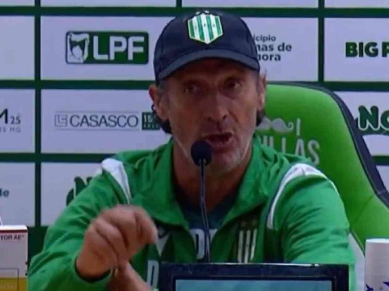 Troglio en conferencia de prensa luego del empate entre Banfield e Independiente Rivadavia.