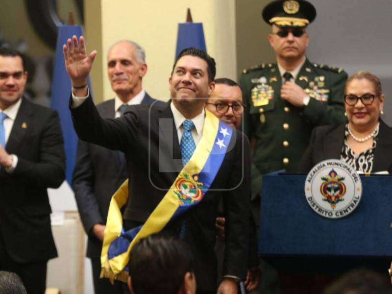 ¿Quiénes asistieron al traspaso de mando de Juan Diego Zelaya?