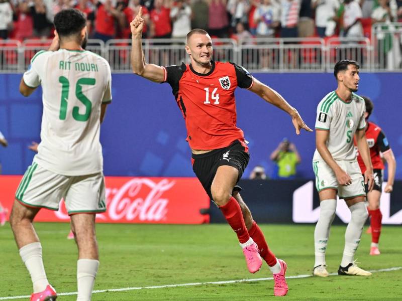 Austria logró clasificarse en la última jugada del partido ante Argelia.
