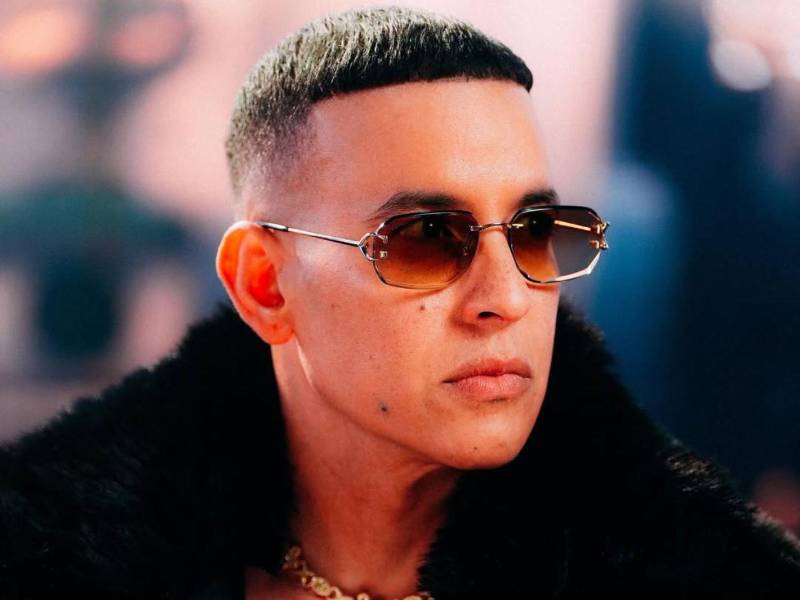 La creación de esta escuela busca atender esas brechas mediante programas accesibles y con estándares internacionales.