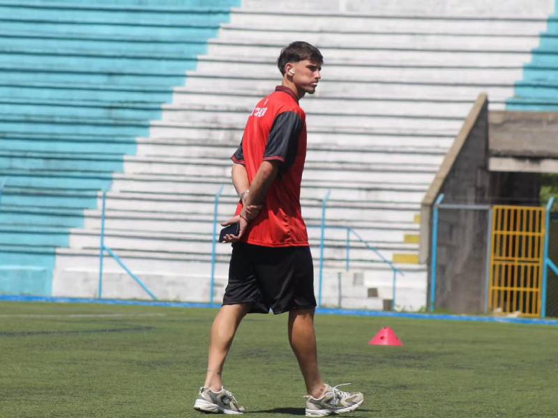 Génesis FC y Choloma se enfrentan esta tarde en el Estadio Suazo Córdova.