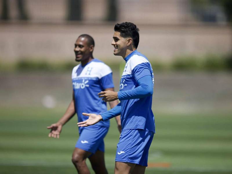 Luis Palma se mostró de buen ánimo tras estrenarse con un golazo ante Curazao.