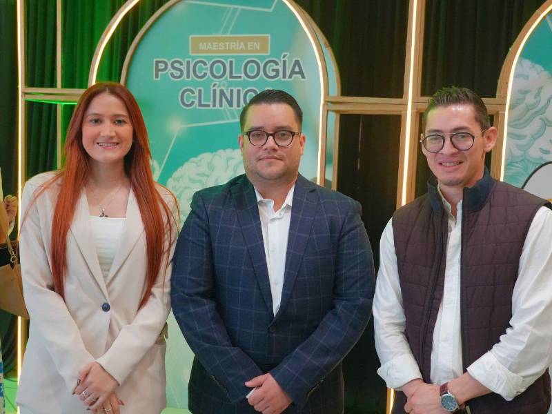 Autoridades académicas y docentes de la carrera de Psicología.