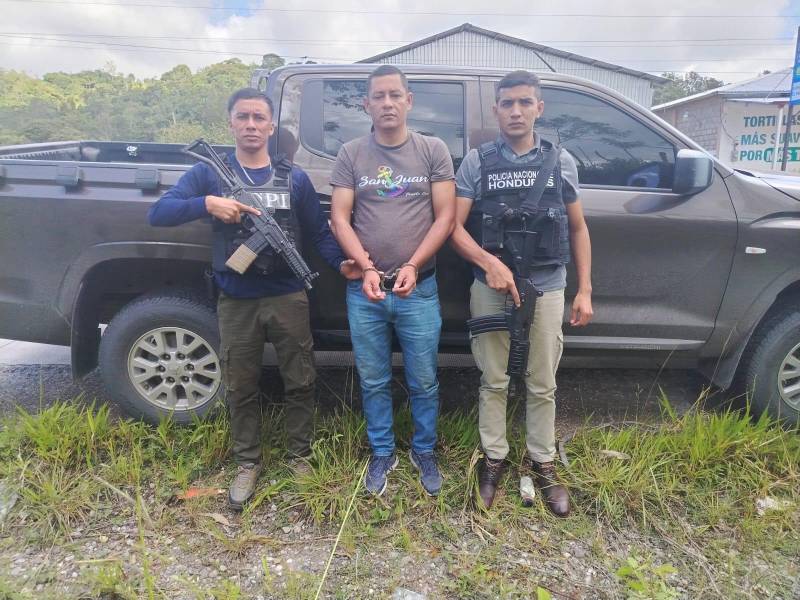 César Ruiz, jefe de la DPI, explicó que el sospechoso manifestó que había consumido bebidas alcohólicas y sostuvo que el disparo que acabó con la vida de Vianka García fue accidental.