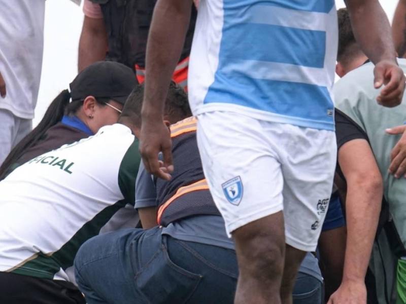Surge nueva información sobre el entrenador del Independiente de Siguatepeque que se desplomó en pleno partido ante Génesis.
