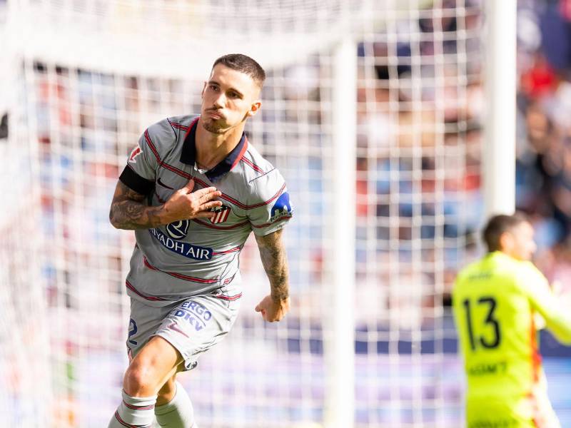 Alejandro Grimaldo abrió el camino de la victoria del Atlético de Madrid contra el Levante.