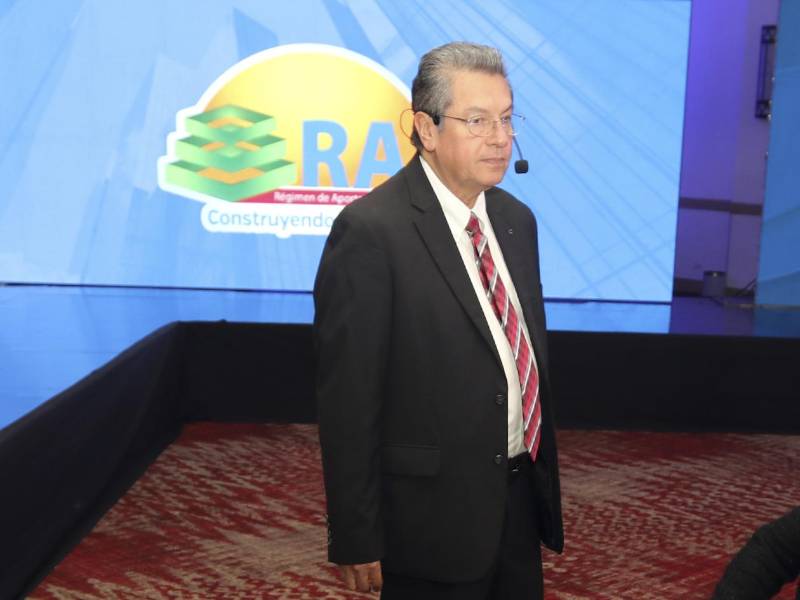 Enrique Burgos, Gerente General del RAP, durante el lanzamiento de la campaña “Afiliarte al RAP es beneficio para todos”.