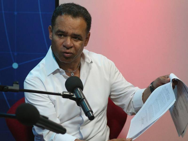 Jorge Zelaya se postula como precandidato presidencial por el movimiento Renovación y Unidad Nacionalista (RUN) del Partido Nacional.