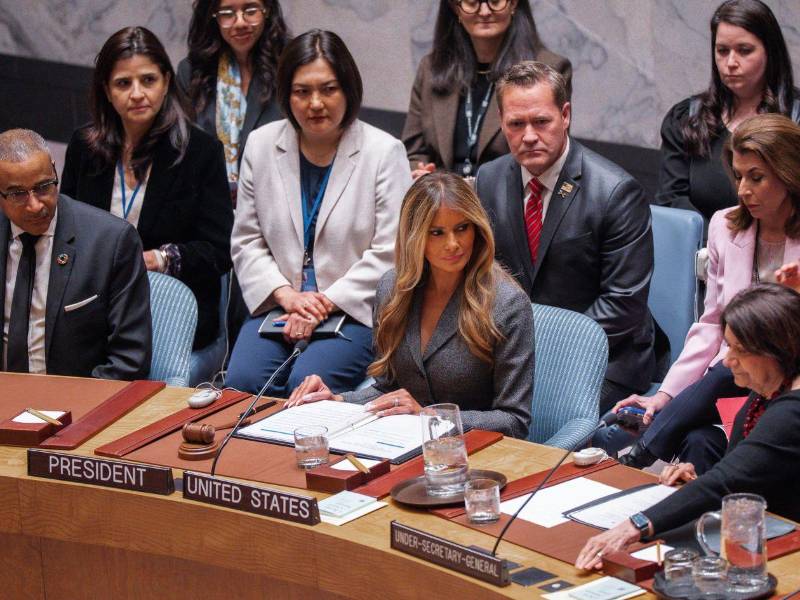 La primera dama de EE UU, Melania Trump, preside una reunión del Consejo de Seguridad de la ONU en Nueva York.