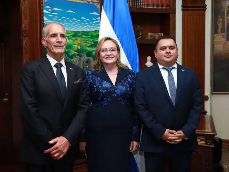 Luis Alonso Castro es el secretario Privado de la Presidencia.