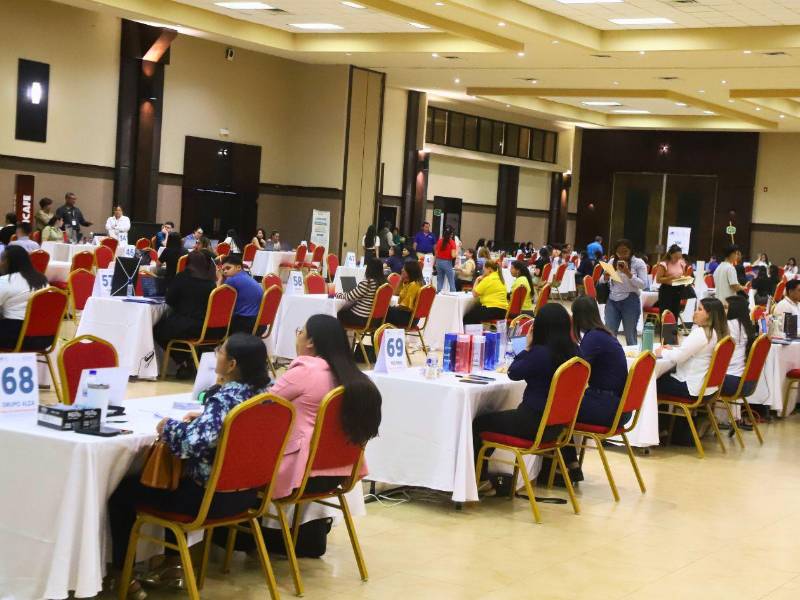 Participaron 92 empresas nacionales e internacionales, que pusieron a disposición de los postulantes más de 1,500 plazas laborales.