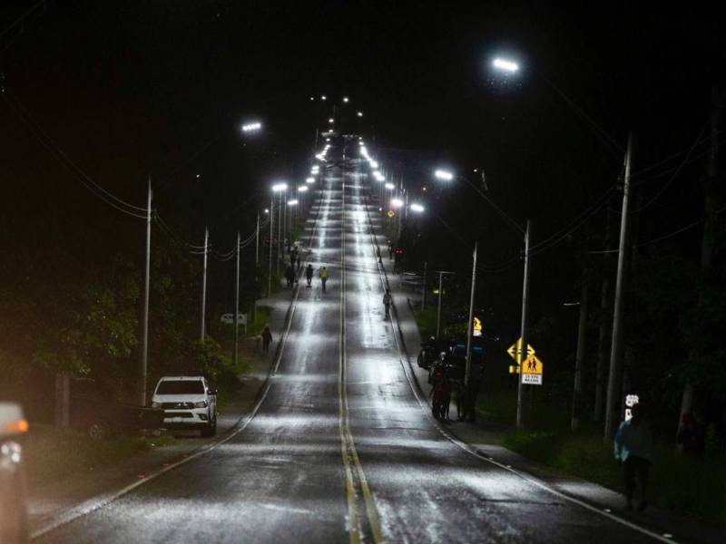 Así lucen de iluminados los tramos carreteros.