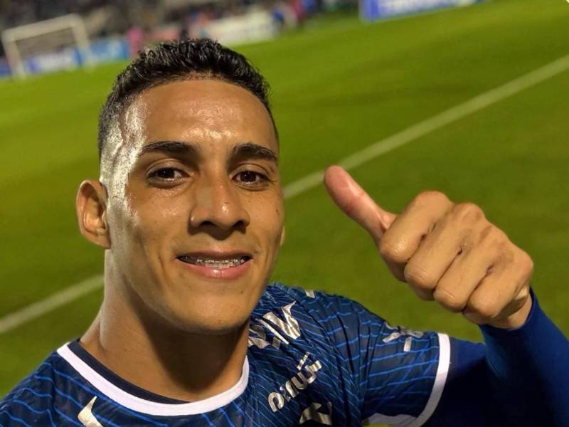 Dennis Meléndez fue el MVP del partido al marcar un doblete.
