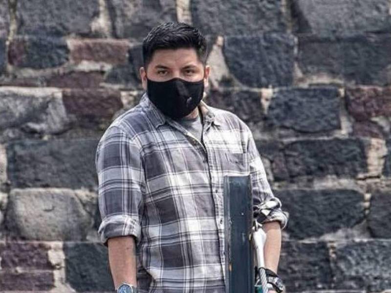 Julio César Jasso Ramírez, identificado por las autoridades como el autor del ataque armado en la zona arqueológica de Teotihuacán, era un hombre que, según las primeras investigaciones, habría construido durante años una narrativa personal marcada por la fascinación con masacres históricas, simbología extremista y un progresivo distanciamiento de la realidad.