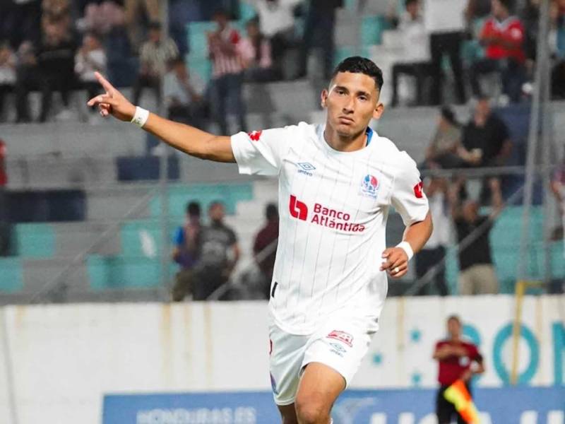 José Mario Pinto celebrando su gol que puso en ventaja al Olimpia.