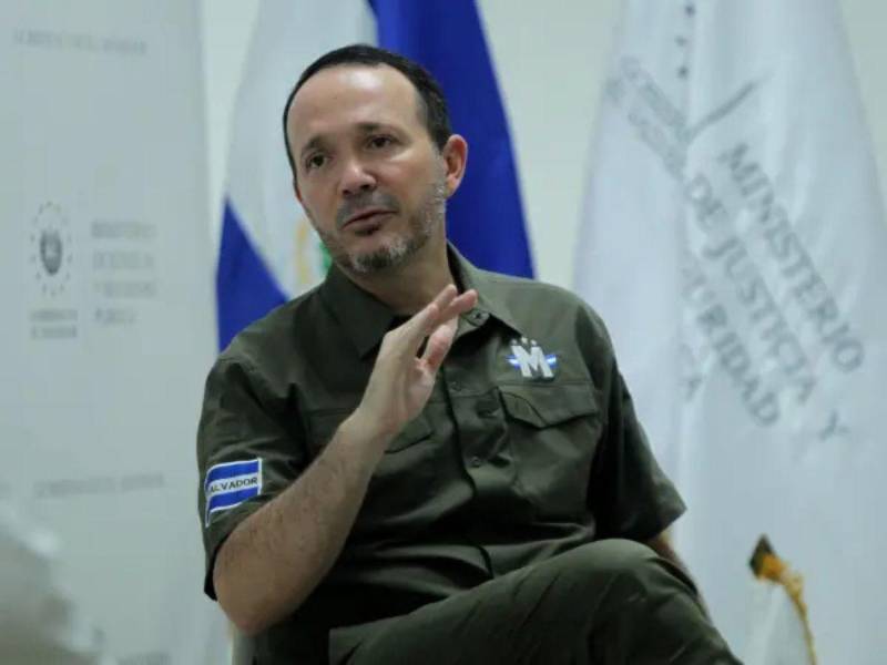 Imagen de Gustavo Villatoro, ministro de Justicia y Seguridad Pública de El Salvador, durante una entrevista.