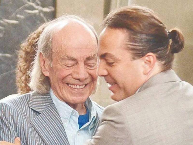 Manuel el loco Valdés tuvo su primer acercamiento con su hijo Cristian hastq que él tuvo 33 años.