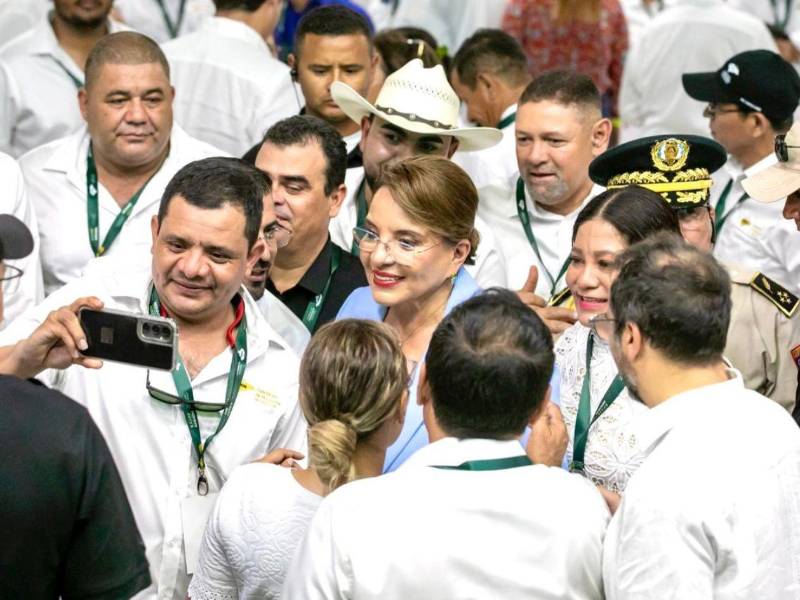 La mandataria con los alcaldes de Libre.