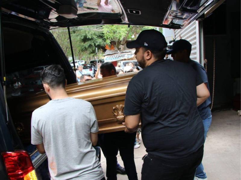 El cuerpo de Mayra Tercero fue retirado ayer en horas de la tarde.