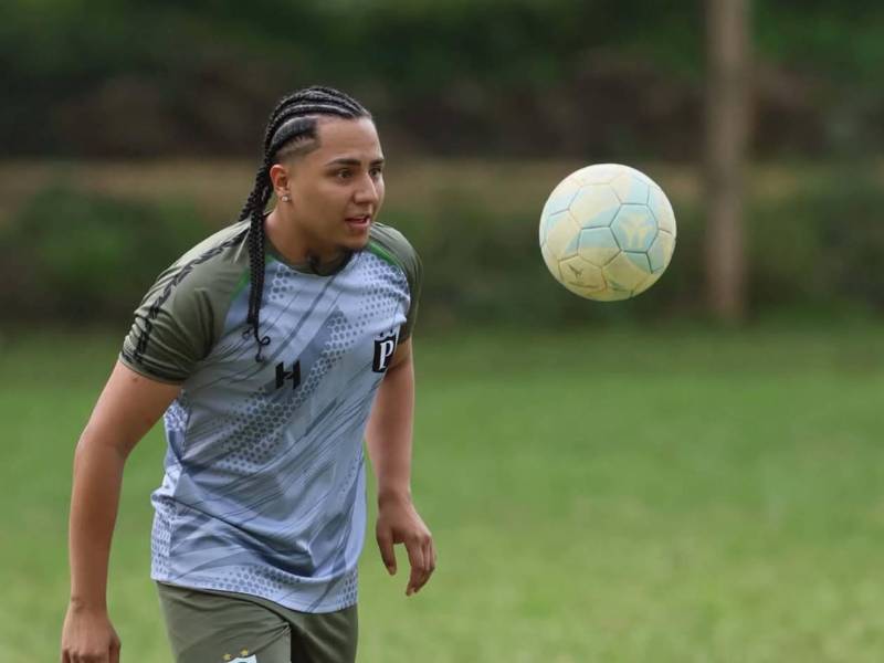 Davis Flow demostró sus cualidades con el balón.