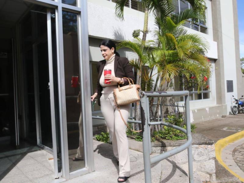 Susette Atuán Rojas llegó la mañana del miércoles a los tribunales.