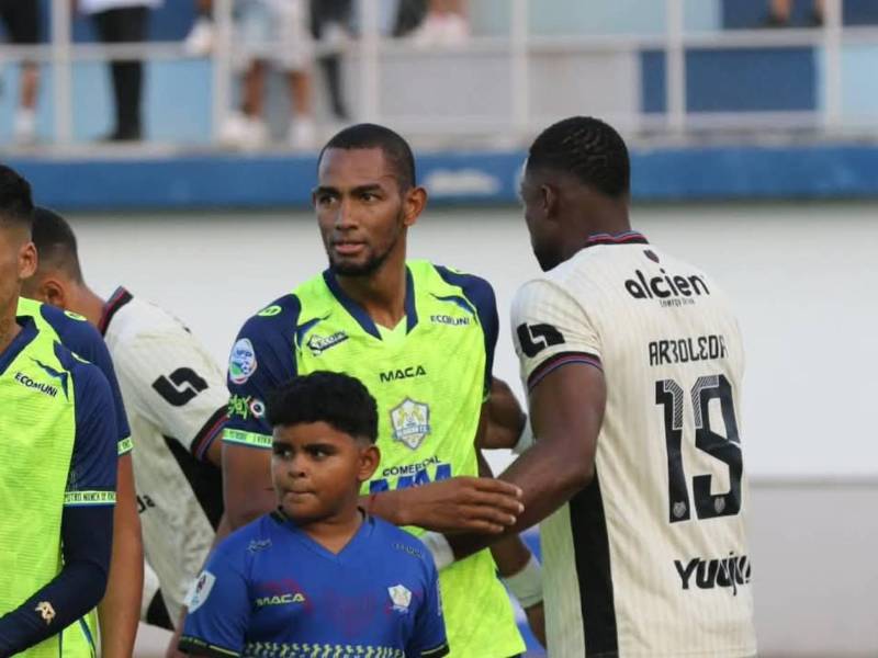 Jerry Bengtson le anotó al Olimpia en el estadio Juan Ramón Brevé.