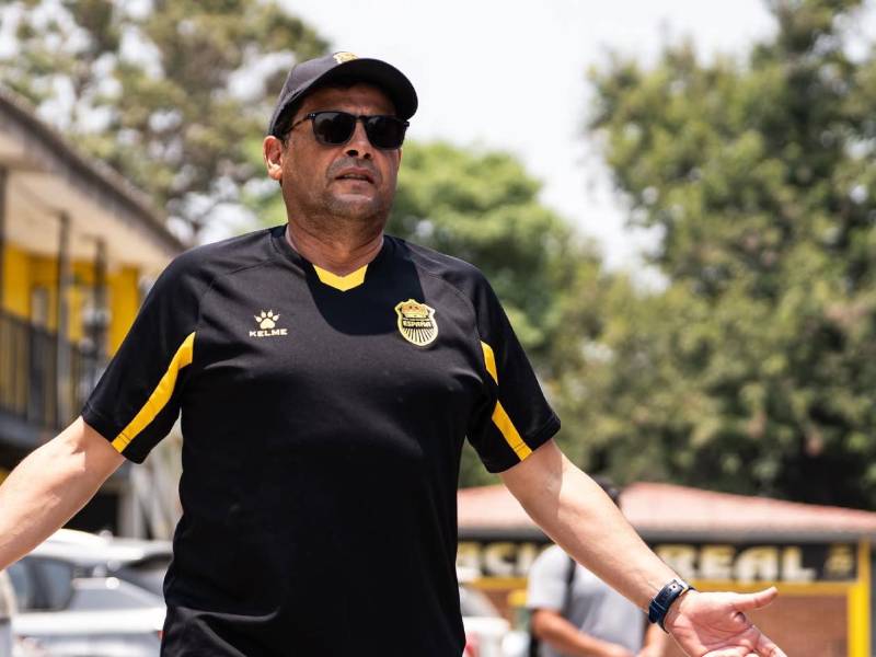 Jeaustin Campos encabezó la delegación del Real España que viajó a la capital Tegucigalpa.